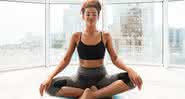 Aprenda a equilibrar o corpo e a mente com Roseli Siqueira - Freepik