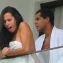 Marcelo Melo Jr. é flagrado com morena em sacada de hotel no Rio de Janeiro - Reprodução/ Jornal Extra