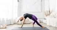 "A prática de Yoga é um convite para você se conectar com o seu coração", pontua a yogini Pri Leite - Instagram/ @PriLeiteYoga