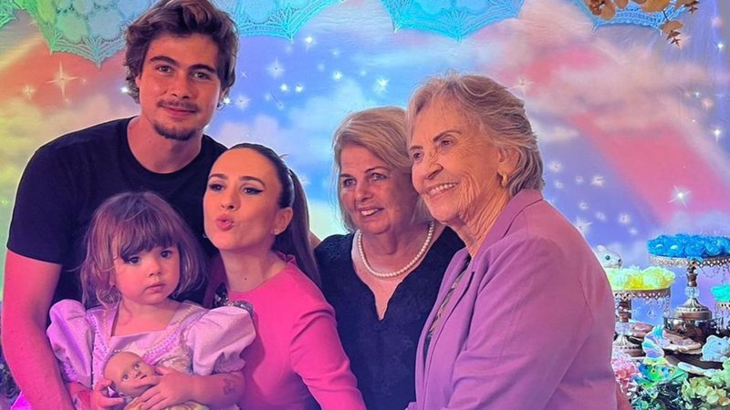 Internautas fizeram comentários maldosos a respeito dos looks da família na festa de Clara Maria - Instagram/ @tatawerneck