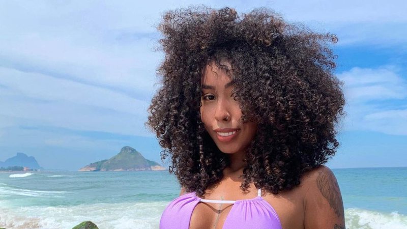 Irmã de Gracyanne Barbosa deixa virilha à mostra com biquíni ousadíssimo - Instagram