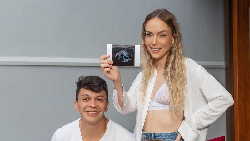 Tata Estaniecki contou sobre segunda gravidez para Júlio Cocielo de forma muito criativa - Instagram/ @tata