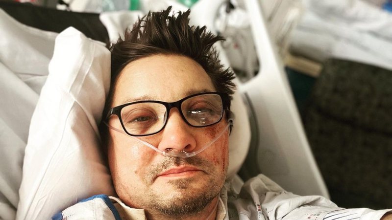 Jeremy Renner, ator que interpreta Gavião Arqueiro, recebe alta hospitalar após acidente - Instagram