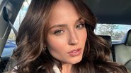 Larissa Manoela ostenta barriga trincadíssima e coxas saradas com modelito coladinho - Instagram