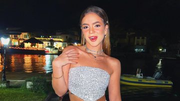 Mel Maia ostenta bumbum empinado com modelito coladíssimo - Instagram