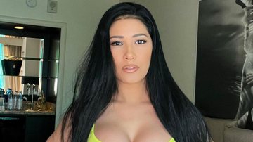 Simaria aposta em look transparente e dá show de beleza - Instagram