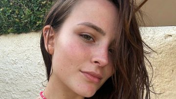 Larissa Manoela ostenta decote poderoso com biquíni diferentão - Instagram