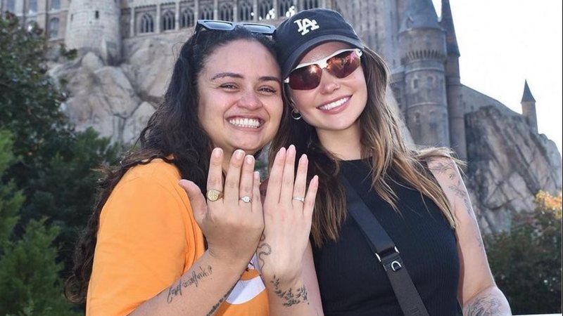 NOIVAS! Marcela McGowan pede Luiza em casamento em viagem internacional - Instagram