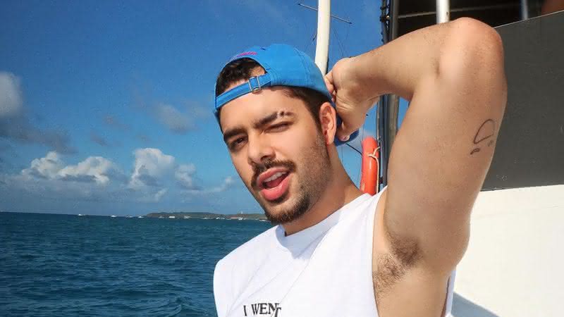 Pedro Sampaio comemora Top 1 com música sobre bissexualidade - Instagram