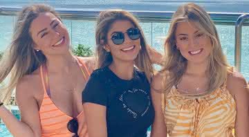 Paula, Hariany e Isabella decidiram passar o réveillon juntinhas no arquipélago paradisíaco - Instagram