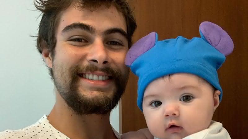 Rafa Vitti registra Clara Maria mostrando a língua aos 7 meses - Instagram