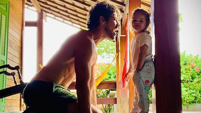 José Loreto relembra infância com clique antigo e semelhança com a filha impressiona - Instagram