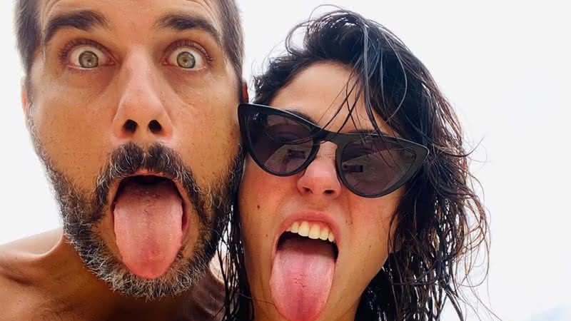 Carol Catro surge dando beijão apaixonado em Bruno Cabrerizo - Instagram