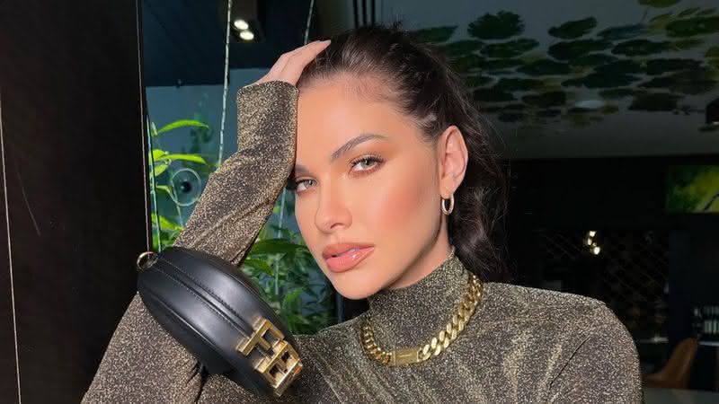 Esposa de Gusttavo Lima, Andressa Suita usa modelito coladíssimo e curtinho - Instagram