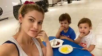 Andressa Suita surge no pula-pula com os filhos - Instagram