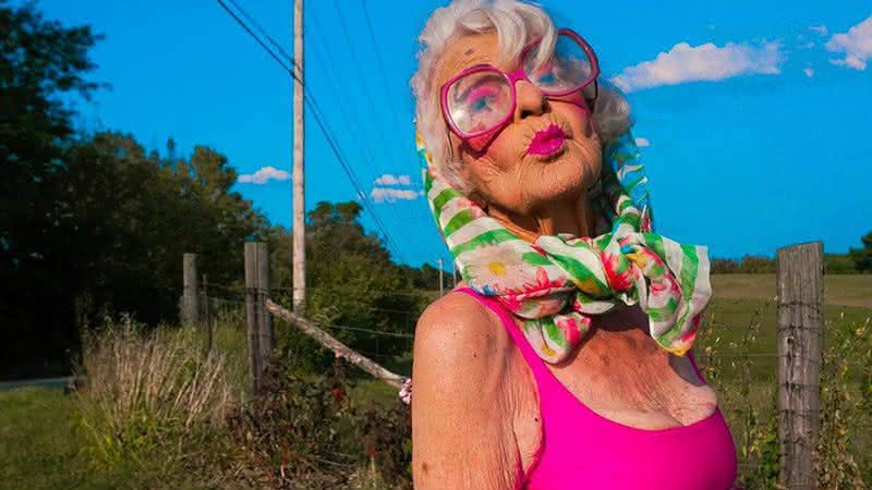 Confira 10 looks coloridos - e incríveis - usados por fashionista de 92 anos - Instagram
