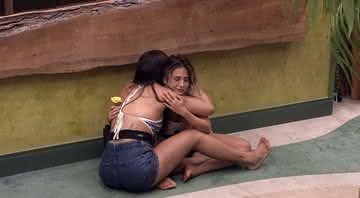 Durante conversa com Mari, Gabi desabafa sobre sua vida amorosa e chora - Globo
