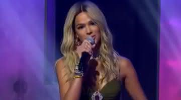 Bruna Marquezine se vestiu de Britney Spears na premiação do MTV Miaw - Twitter