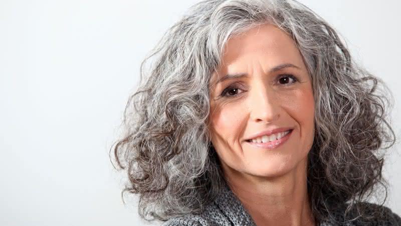 Especialista ensina como cuidar dos cabelos grisalhos - Instagram