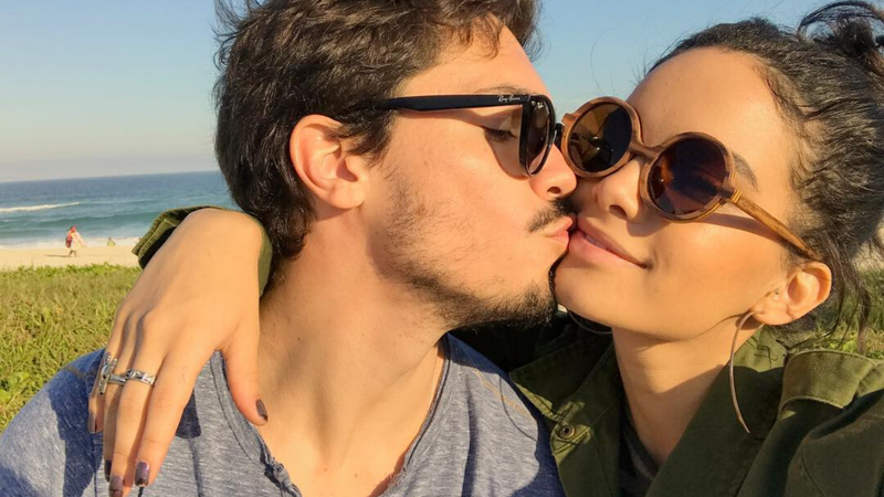 Caroline Macedo e o noivo Rafael Eboli durante uma das viagens do casal. - Instagram