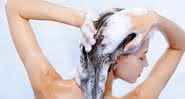 Shampoo antirresíduos: quando e como usar? - Freepik