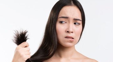Quais hábitos você deve eliminar da sua rotina de cuidados com os cabelos durante o inverno - Freepik