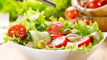 Salada nutritiva - Shutterstock