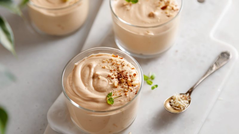 3 light and healthy desserts with almonds