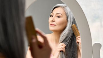 A queda do cabelo pode ser identificada no dia a dia (Imagem: Ground Picture | Shutterstock)
