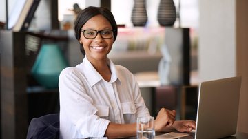 Conhecer as habilidades exigidas pelas empresas faz a diferença na contratação (Imagem: NakoPhotography | Shutterstock)