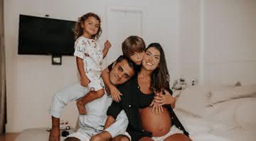 Nasce filho de Felipe Simas e Mariana Uhlmann - Instagram