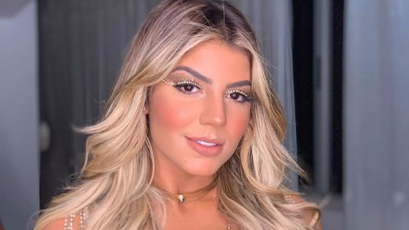 Hariany Almeida teria sido vista trocando beijos com moreno - Instagram