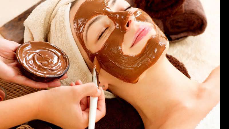Rico em vitaminas e antioxidantes, o chocolate é um poderoso ingrediente nos tratamentos de beleza - Foto Shutterstock