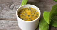 Molho de maracujá agridoce para salada - Foto: Shutterstock
