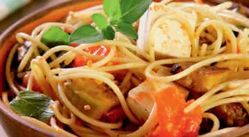 Receita do dia: Espaguete com berinjela - CODO MELETTI
