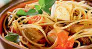 Receita do dia: Espaguete com berinjela - CODO MELETTI
