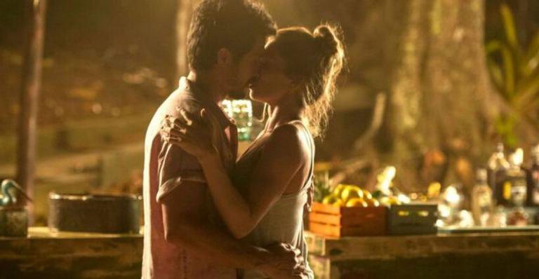 Em 'Bom Sucesso', Paloma e Marcos têm noite de intimidade juntos - Globo TV