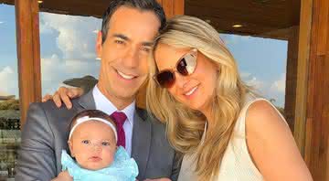 Em família, Ticiane Pinheiro publica foto para comemorar 2 anos de casada com Cesar Tralli - Instagram