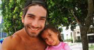 Filha de Hugo Moura e Deborah Secco encanta os internautas com sua fofura  - Instagram 