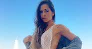 Mayra Cardi surge sem calcinha em clique matinal - Instagram