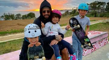 Pedro Scooby reencontra os filhos em Portugal e tem uma tarde divertida ao lado deles - Instagram