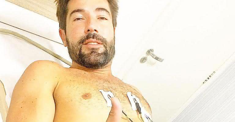 Sandro Pedroso aparece em cama de hospital - Reprodução/ Instagram
