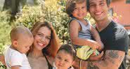 Sarah Poncio e o marido Jonathan adotam Josué, terceiro filho do casal - Instagram