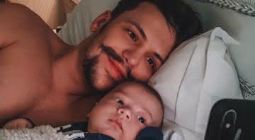 Saulo Poncio comemora oito meses do filho, Davi, em clique fofíssimo - Instagram
