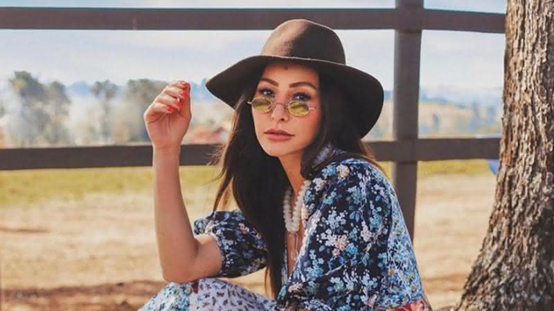 Em seu Instagram, Sabrina Sato compartilhou clique fofo da herdeira usando vestido de pom pom e encantou os seguidores - Instagram