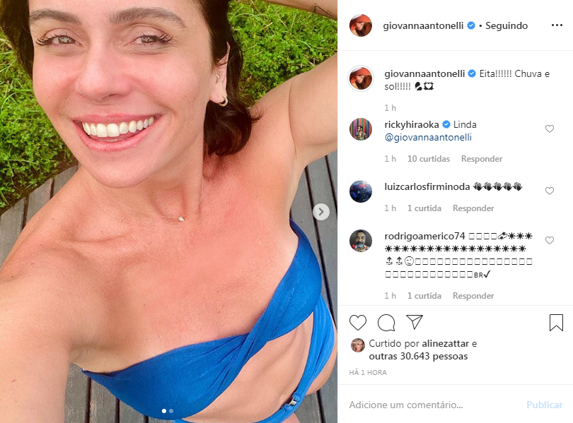 Aos 43 anos, Giovanna Antonelli surge com biquíni azul royal e boa forma encanta seguidores