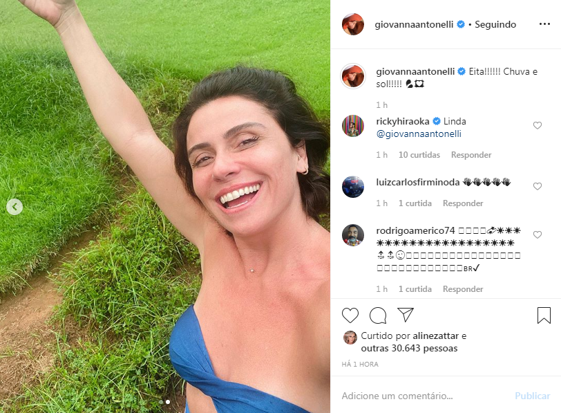 Aos 43 anos, Giovanna Antonelli surge com biquíni azul royal e boa forma encanta seguidores