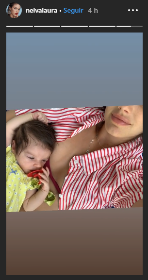 Laura Neiva compartilha momento mãe e filha em seu Instagram