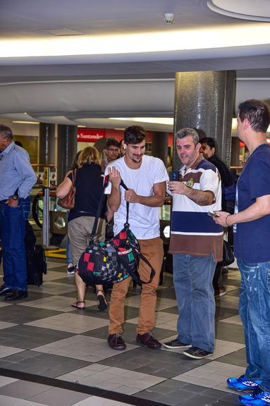 Bruno Montaleone é flagrado em Aeroporto de Congonhas em SP
